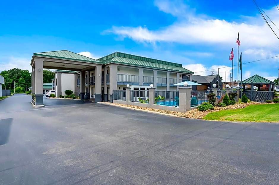 Quality Inn & Suites Monticello
