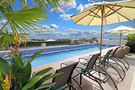 Holiday Inn Express And Suites Playa Del Carmen By IHG