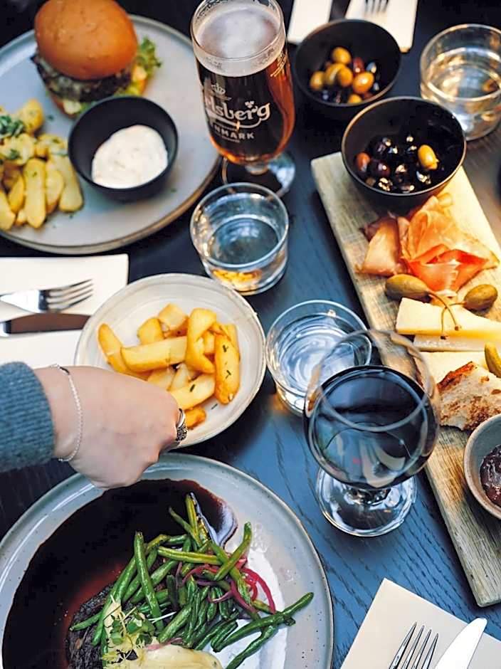 Quality Hotel Grand, Bor