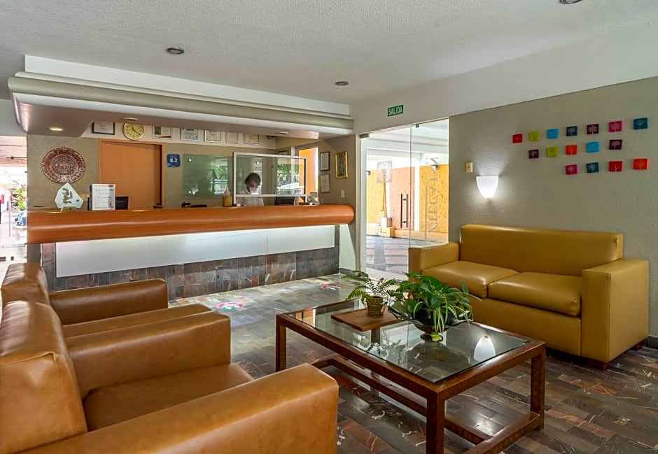 Hotel Azteca Inn