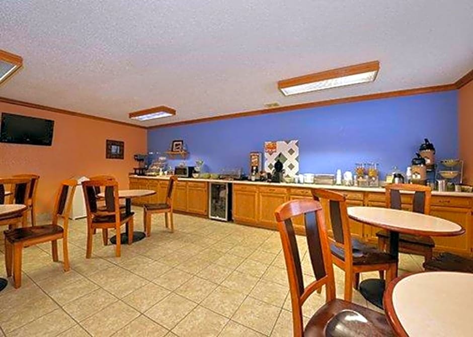 Quality Inn & Suites Grinnell near University
