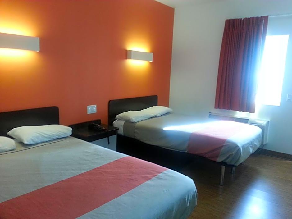 Motel 6 Bell Gardens