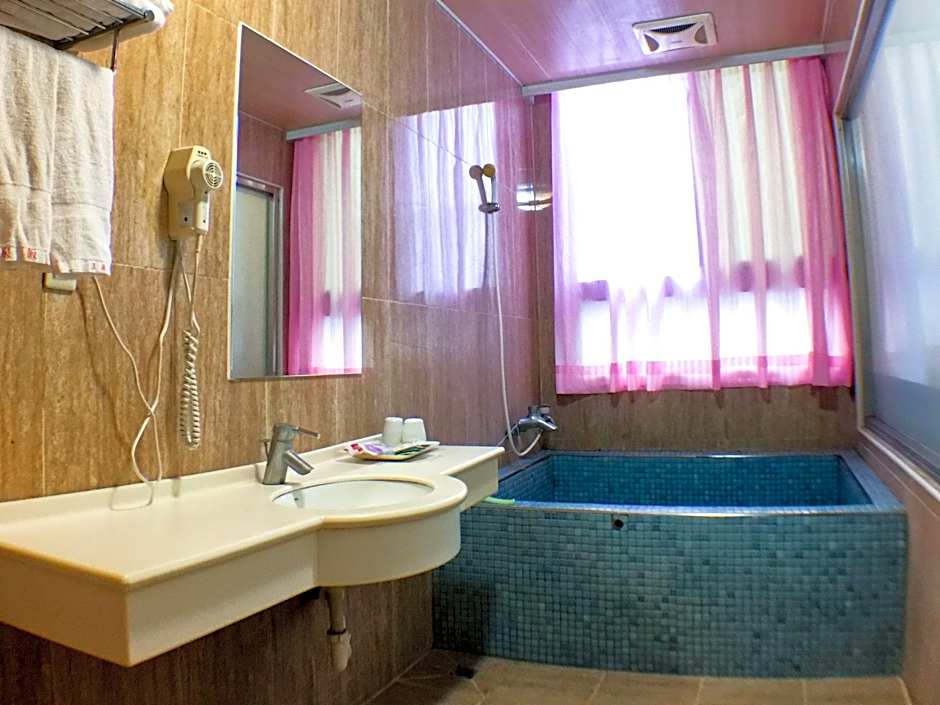 YC Cyuan Hot-Spring Hotel