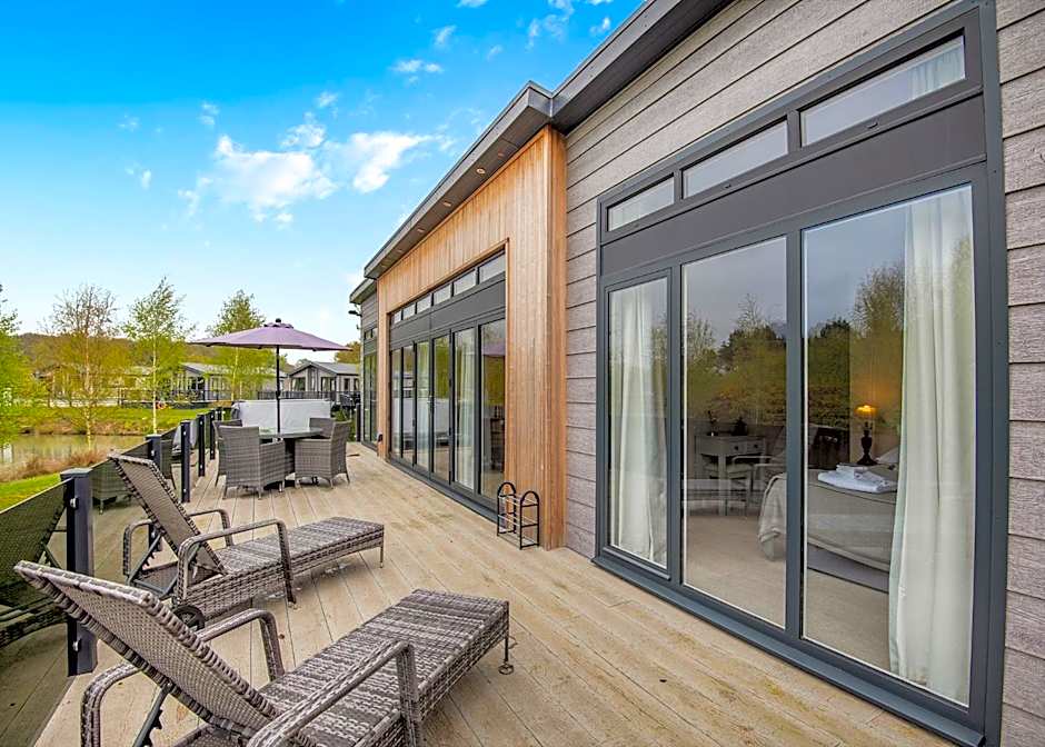 Woodhall Country Park Lodges