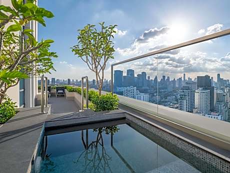 OPERA SUITE, 1 King Size Bed, Spacious Living Room, Club Millésime Access