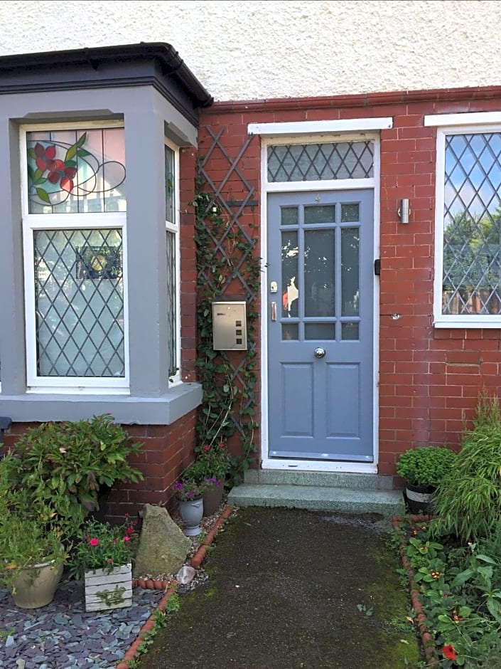 EsJays at Knowles House