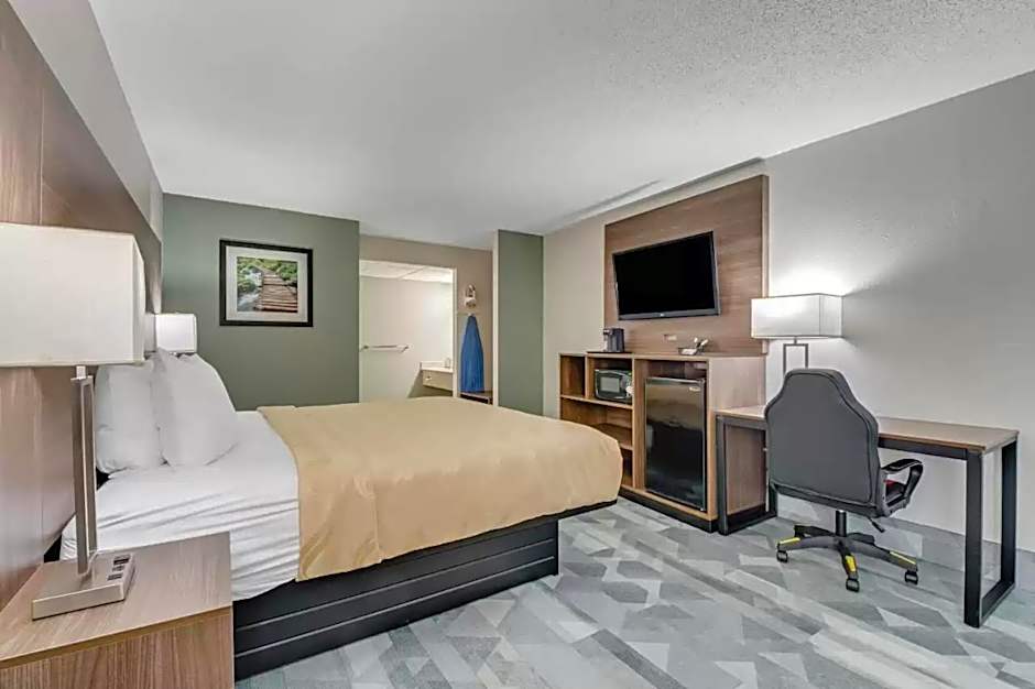 Quality Inn Dalton East