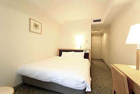 Standard Queen Room - Non-Smoking