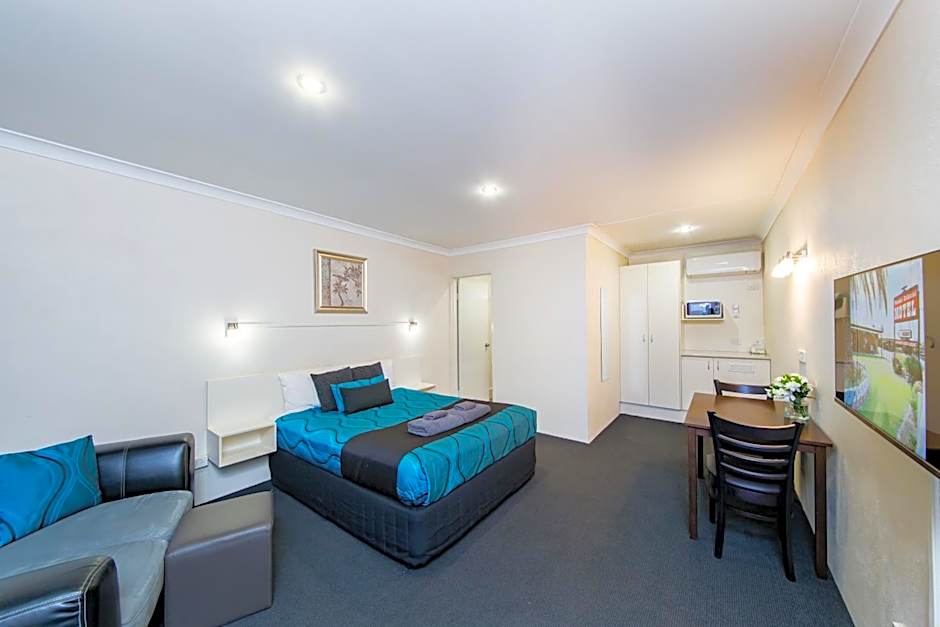 Wondai Colonial Motel & Ivory's Restaurant