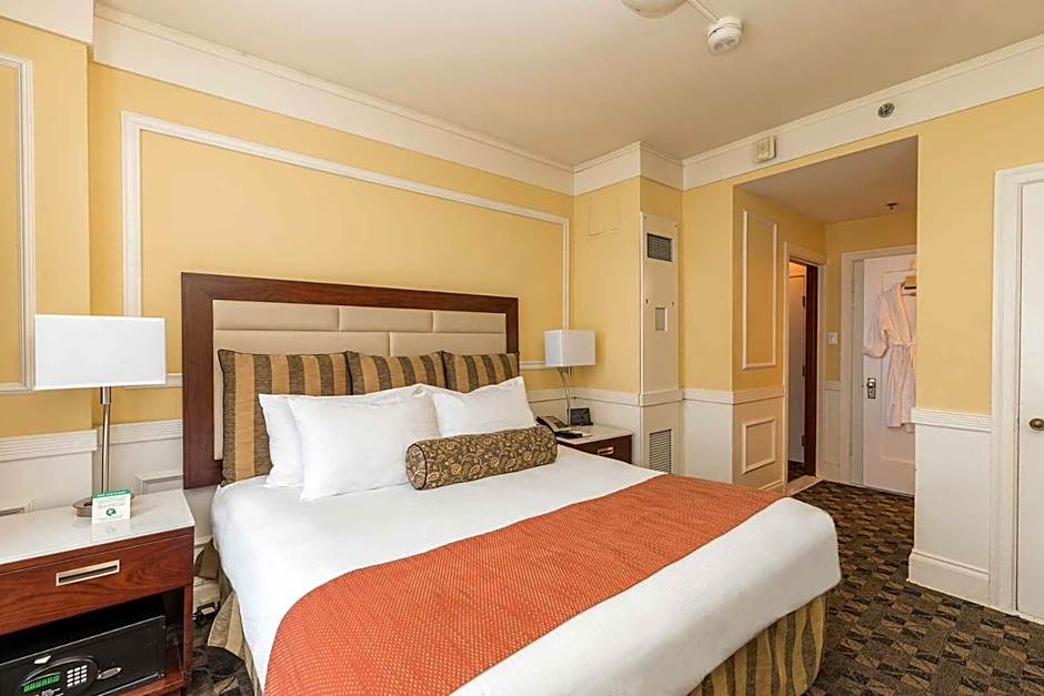Photo 1 of 4 of Executive Suite