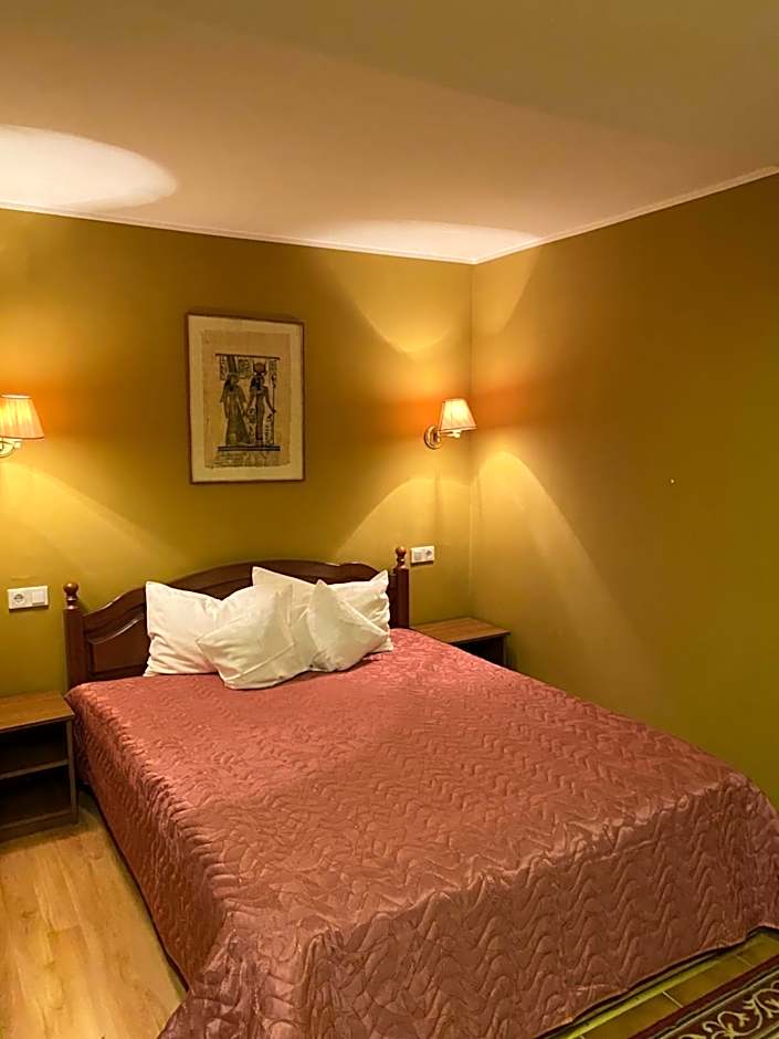 Country Club La Mesteceni