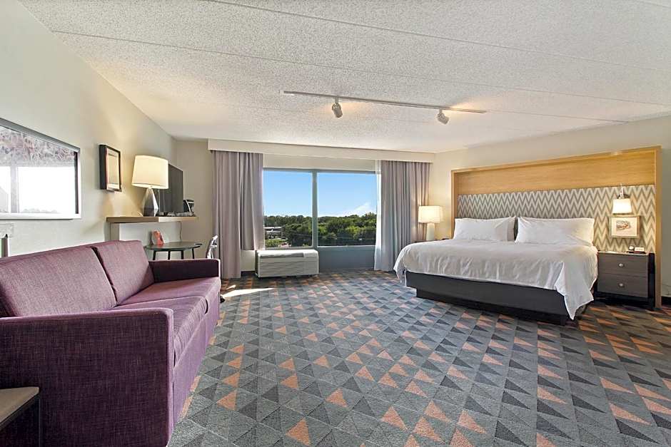 Holiday Inn Chicago Northwest/Crystal Lake/Convention Center By IHG