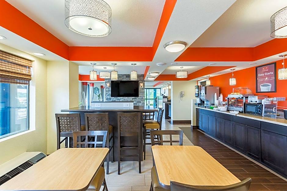 Econo Lodge White Pine Morristown I-81 & I-40 Split