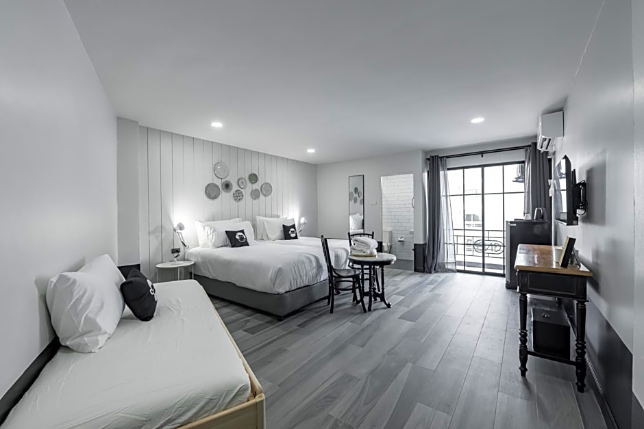 Blu Monkey Boutique Bangsaen