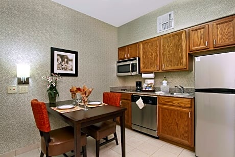 2 Queen Beds 1 Bedroom Suite Nonsmoking