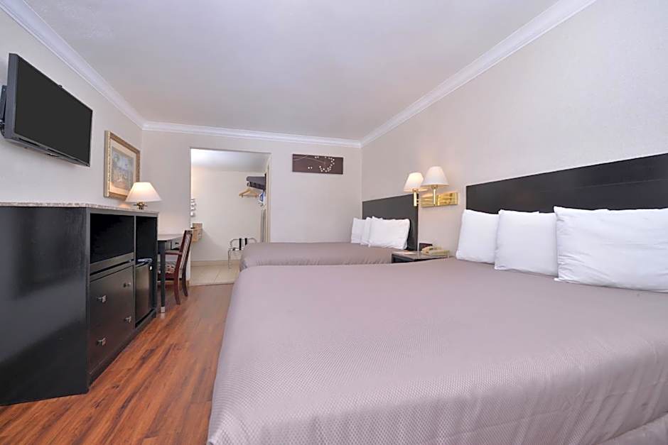 Photo 1 of 4 of Deluxe 2 King Beds Suite
