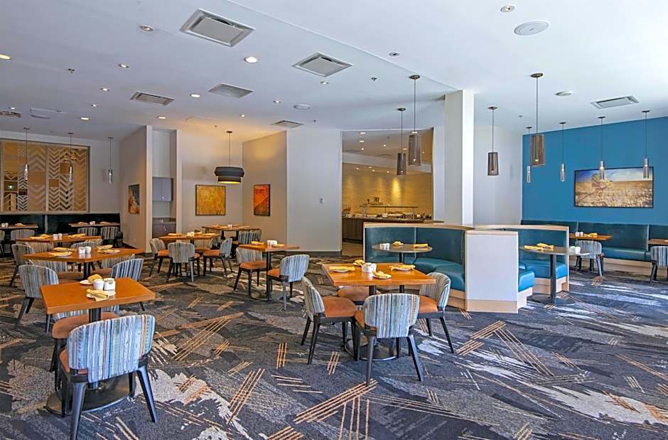 DoubleTree by Hilton Hotel - Conference Centre Regina