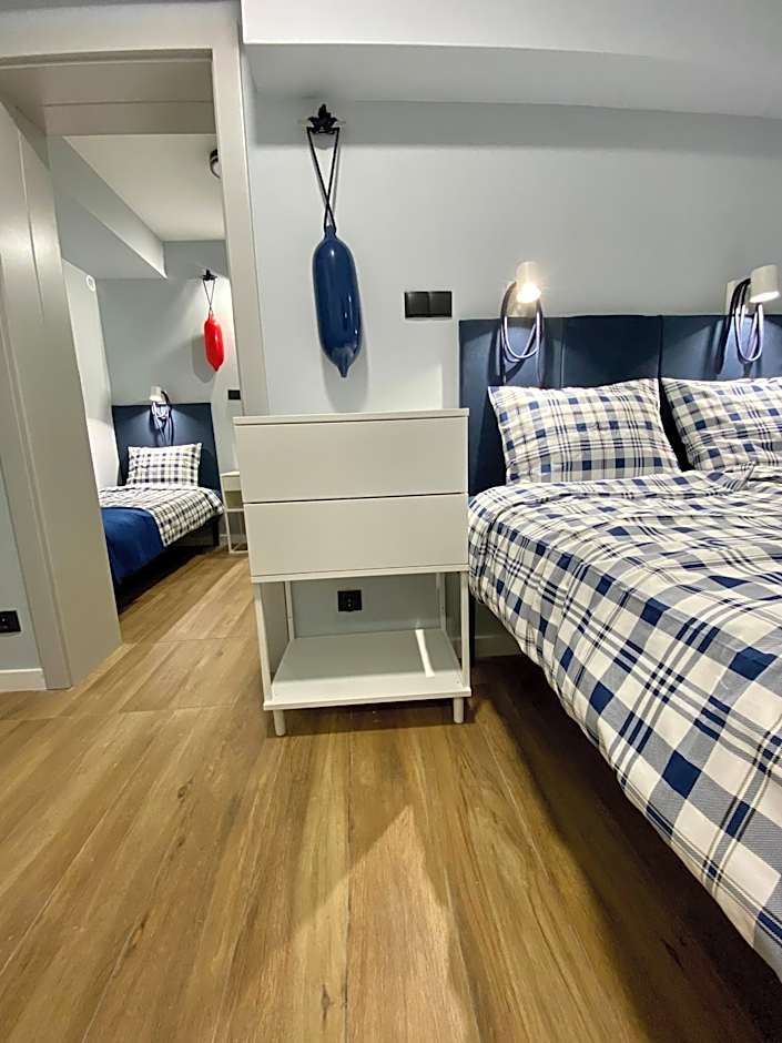 Thruster - Rooms, Kitchen, Chill-Out Zone-Netflix, Lobby-Netflix