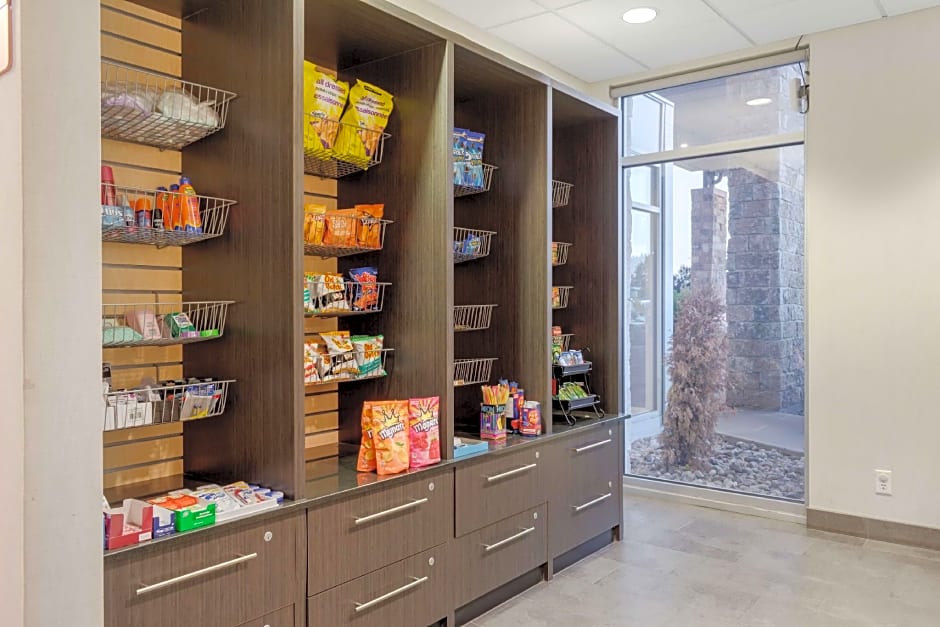 Best Western Plus Eastgate Inn & Suites