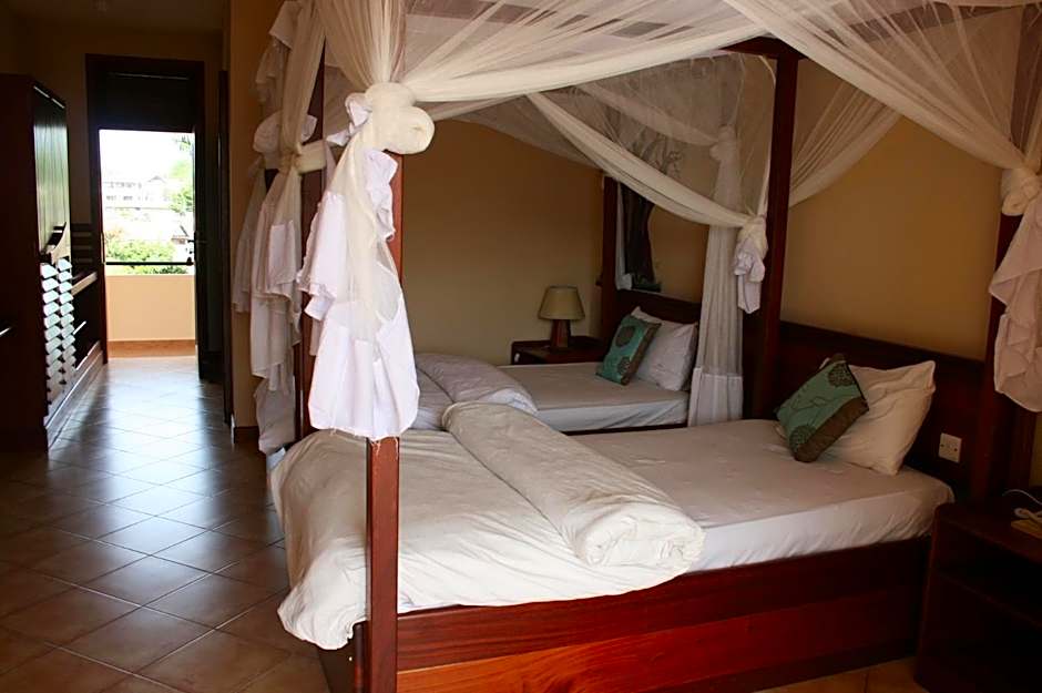 Ryan's Bay Hotel