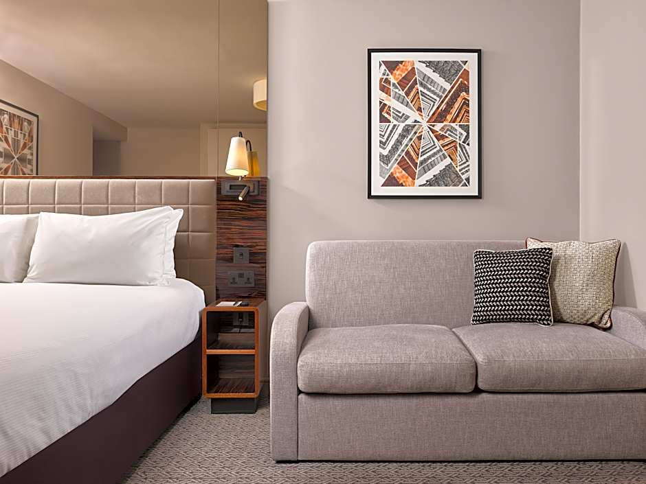Photo 1 of 5 of Deluxe Studio 1 Queen Bed