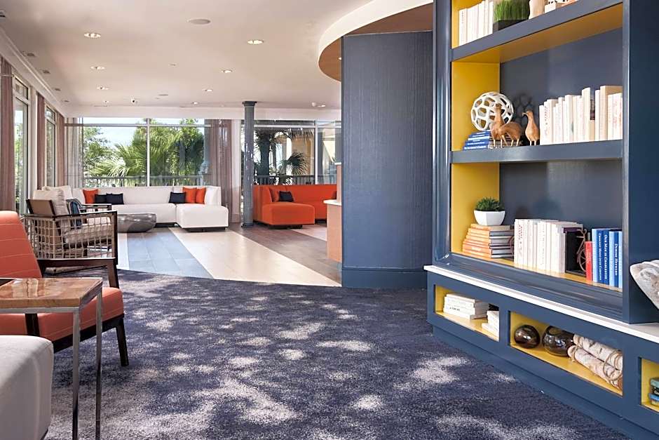Courtyard by Marriott Charleston Waterfront