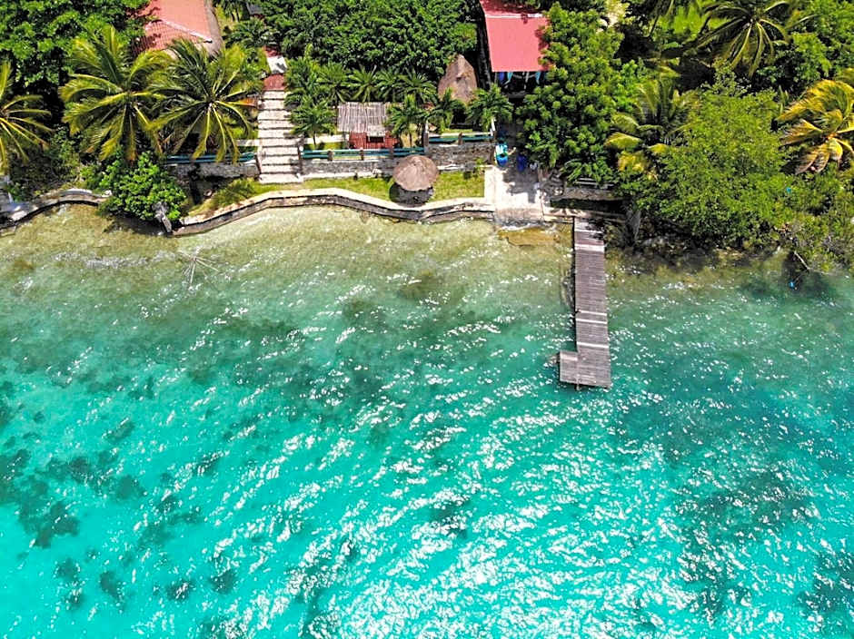Villa Santuario Lake front Oasis