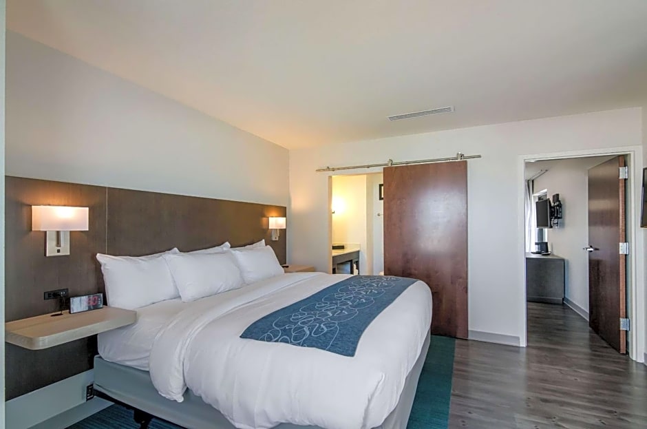 Comfort Inn & Suites Gulf Shores East Beach near Gulf State Park