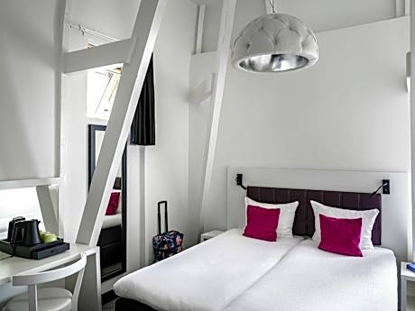 Attic Room with Twin Beds - Limited Elevator Access
