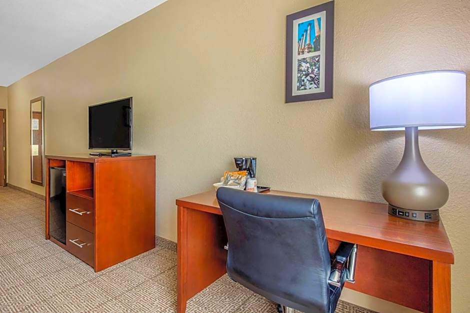 Comfort Inn & Suites Mccomb