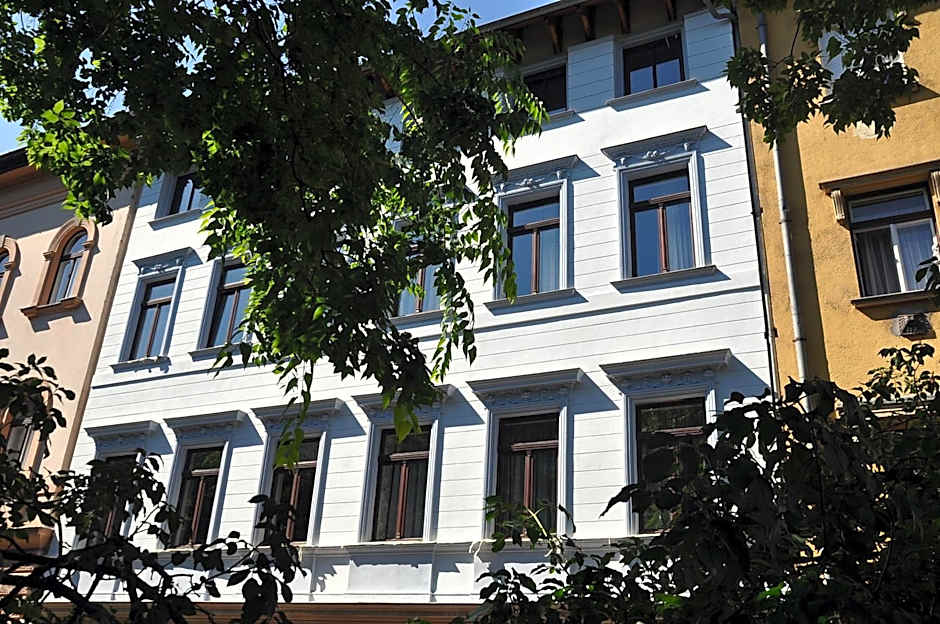 Váralja Home