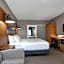 La Quinta Inn & Suites by Wyndham Ft. Myers Sanibel Gateway