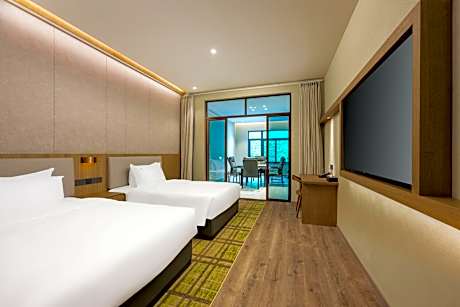 One-Bedroom Suite with Private Hotspring