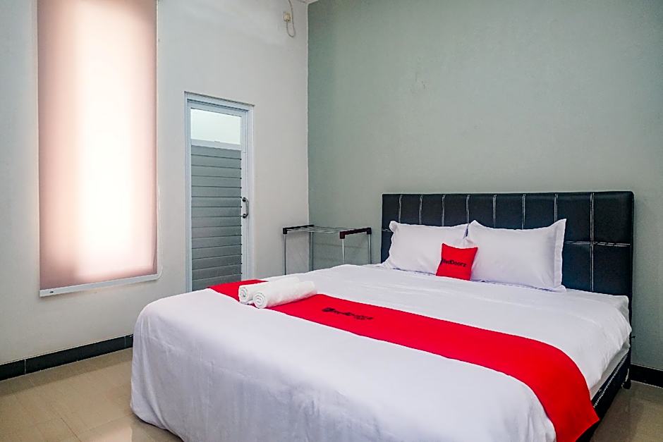 RedDoorz near Majapahit Semarang