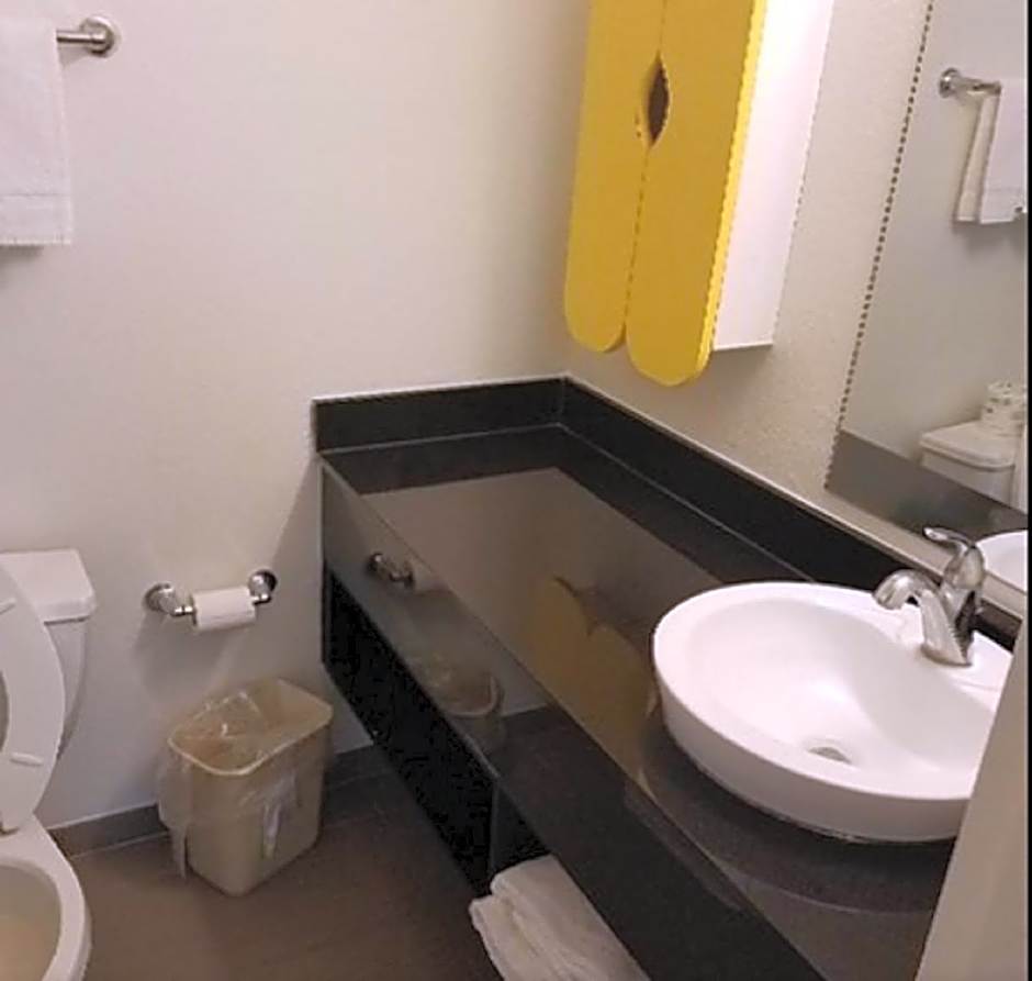 Studio 6-Indianapolis, IN