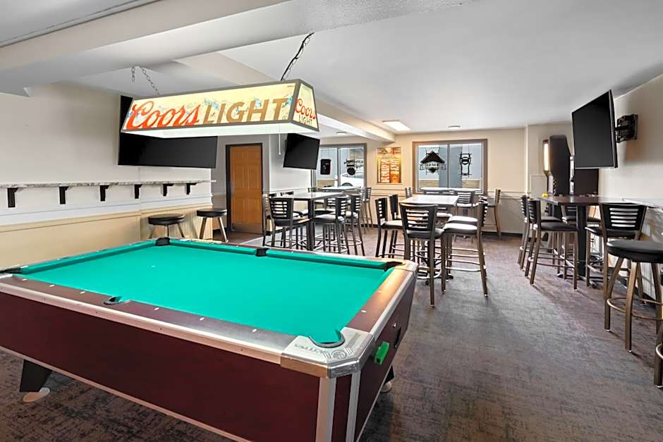 Fargo Inn and Suites