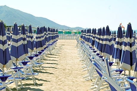 Marina Club Hotel