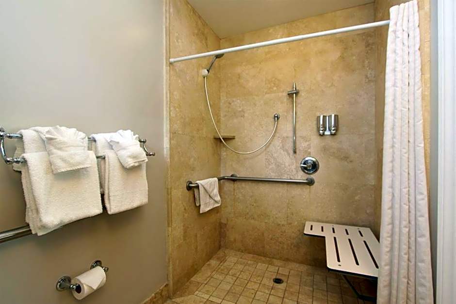 Monterey Peninsula Inn