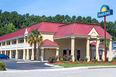 Days Inn by Wyndham Dillon