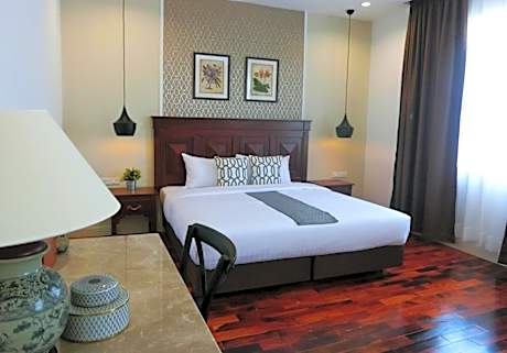 Bloom Boutique Hotel & Cafe