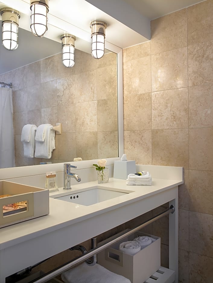 Radisson Resort Miami Beach