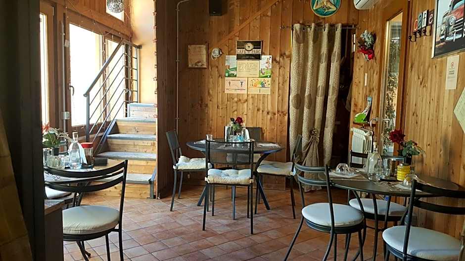 Aurelia Garden Gold B&B