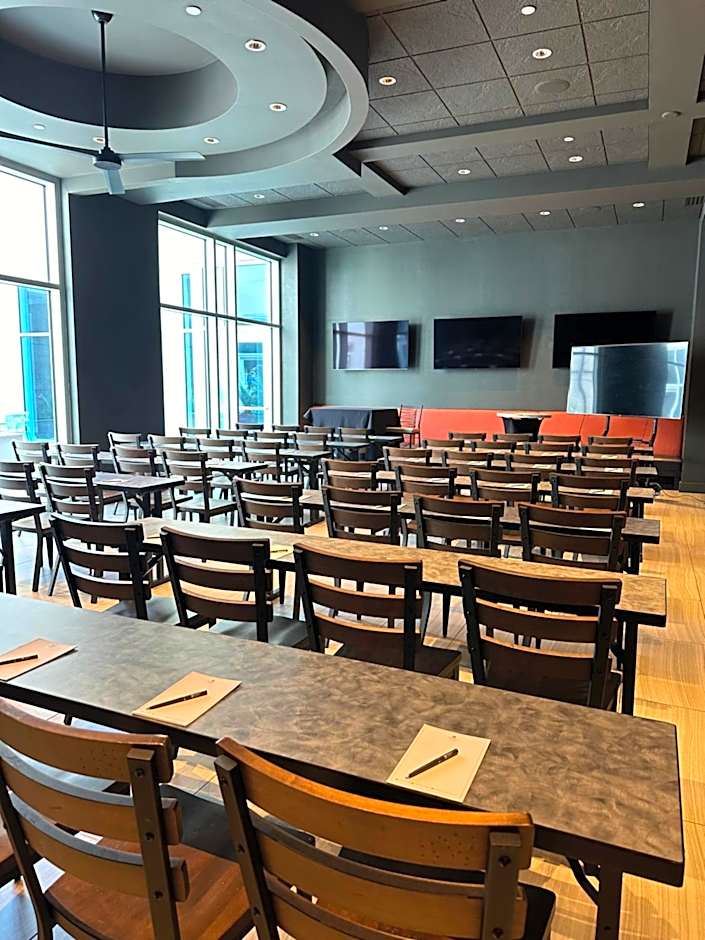 Embassy Suites By Hilton Kansas City/Olathe