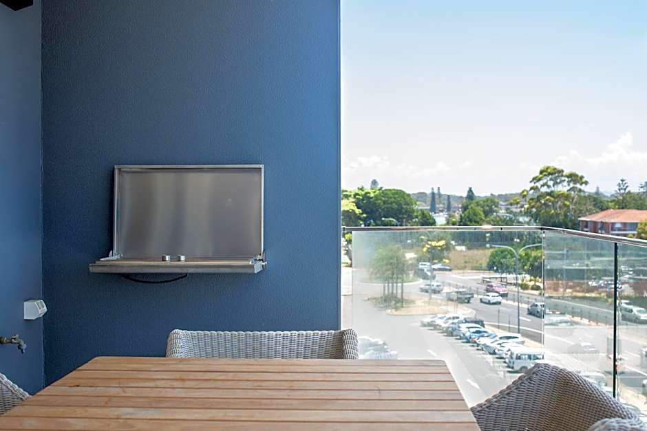 Astina Suites, Forster