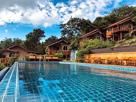 Phuphaya Seaview Resort - Adults Only