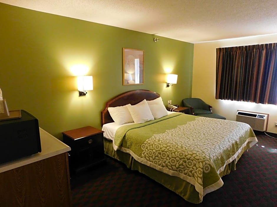 Days Inn by Wyndham Lexington NE