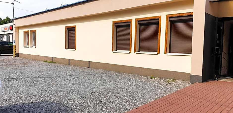 ETNA - Hostel -Noclegi Rzeszów 24 Pokoje -PARKING-