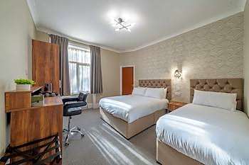 Uno Thames Hotel