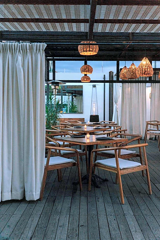 Hotel Sin Nombre
