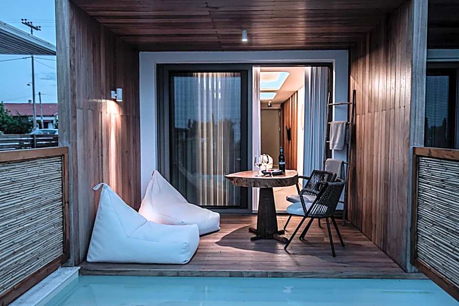 King's & Queen's Afitos - Suites With Private Pool